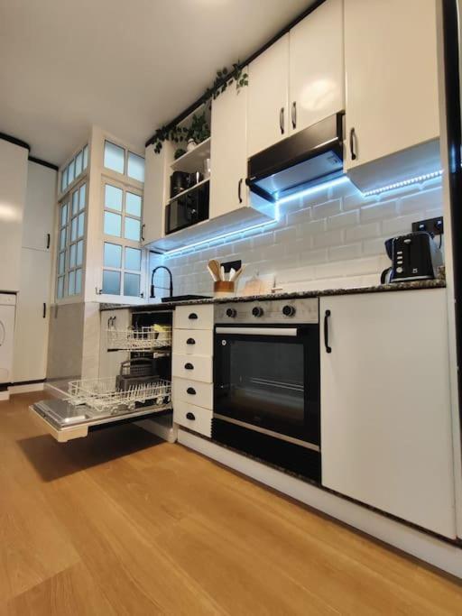 Tranquilo Apartamento Con Parking Gratis Vigilado 24H Vigo Exteriör bild